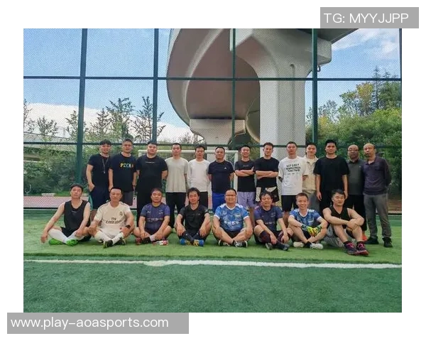 团结拼搏共铸辉煌足球团队精神的力量与魅力探讨